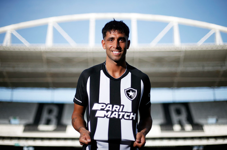 El Botafogo anunció el fichaje del lateral derecho argentino