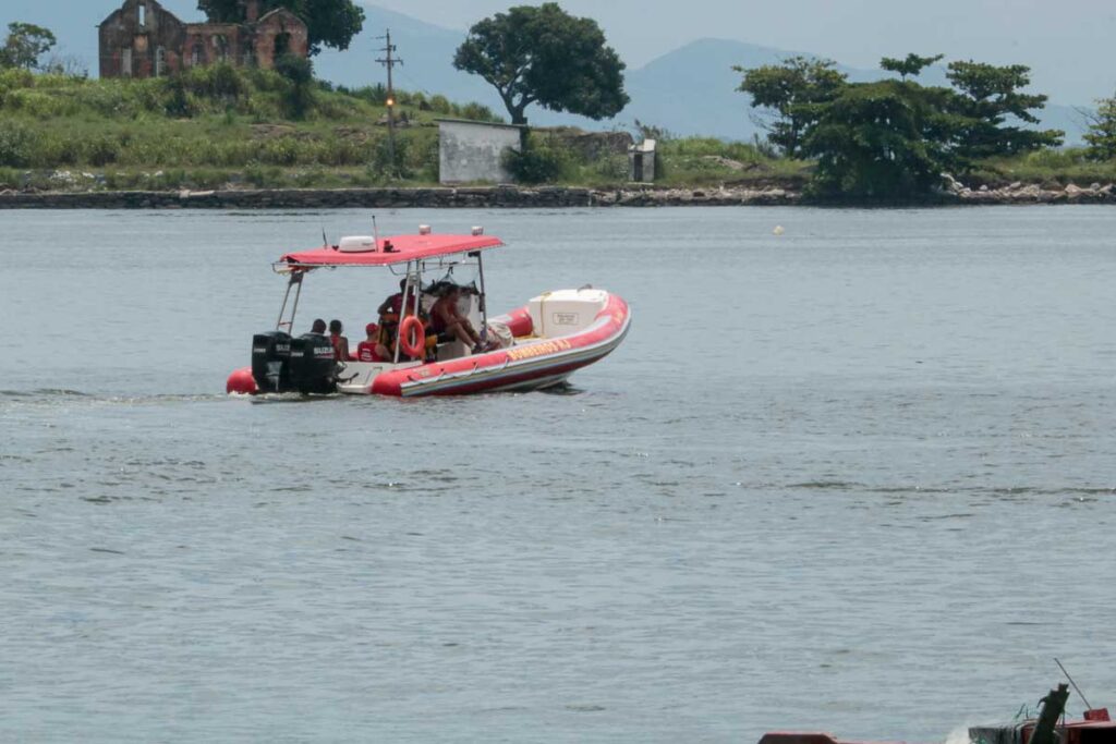 Corpo de jovem que desapareceu no mar em Niterói é encontrado