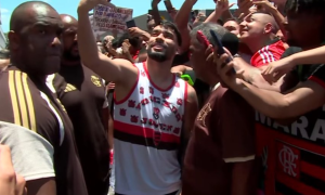 Paquetá chega emocionado ao Flamengo e se joga na torcida