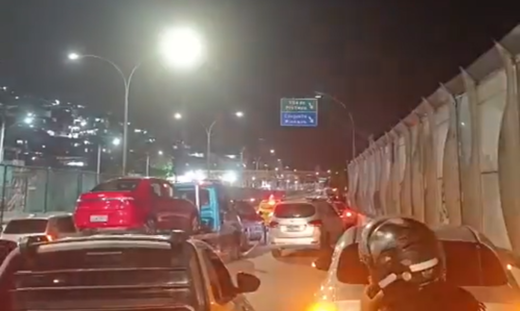 Linha Amarela é fechada por conta de tiroteio no Rio