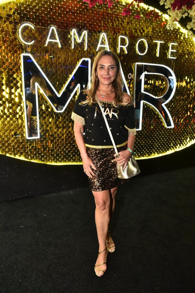Repleto de famosos, Camarote Mar ferve na noite das Campeãs da Sapucaí 29 heloisa