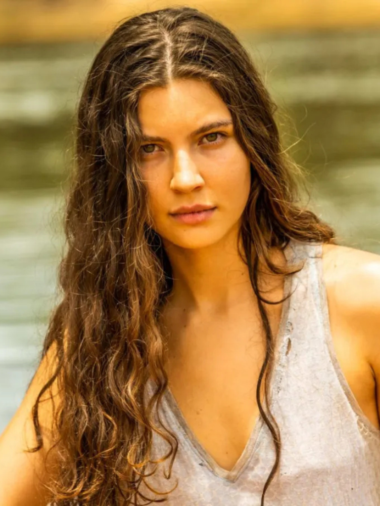 Namorada de atriz da novela Três Graças é acusada de racismo 28 CELEBRIDADES FEED 19