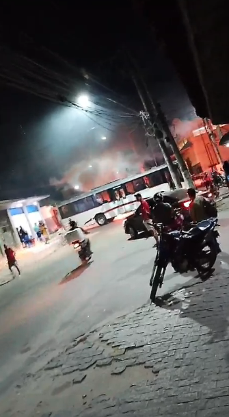 PRF aponta que moradora morta teria sido atingida por bandidos em São Gonçalo 26 Captura de tela 2026 03 28 125131
