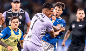 Clássico mineiro acaba em socos e chutes em final estadual