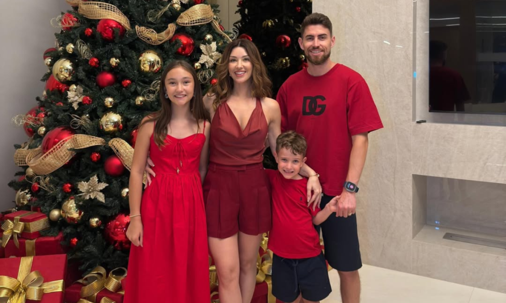 Chappell Roan nega ter destratado família de Jorginho e pede desculpas: 'É injusto' 25 Chappell Roan desmente boatos sobre filha do jogador jorginho