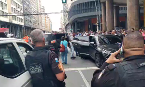 Polícia Federal prende grupo suspeito de fraudar banco em Niterói