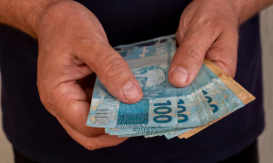 Abono salarial é liberado pela Caixa a trabalhadores: confira