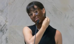 Fabina Bolsonaro pode perder mandato após blackface na Alesp