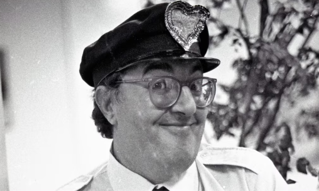 Ator Roberto Marquis, do A Praça é Nossa, morre aos 83 anos