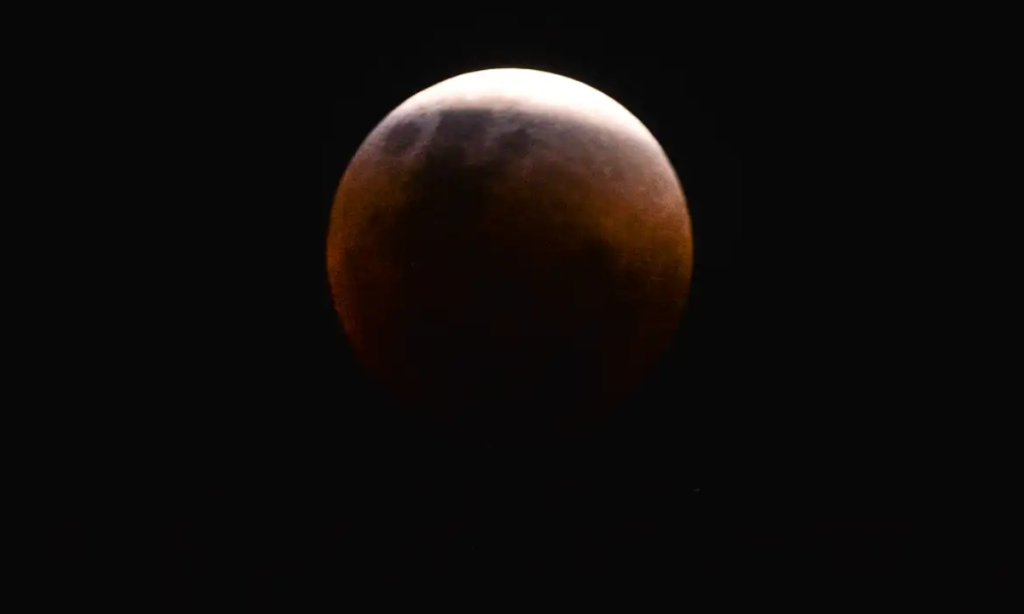 Saiba como será a Lua de Sangue visível parcialmente no país