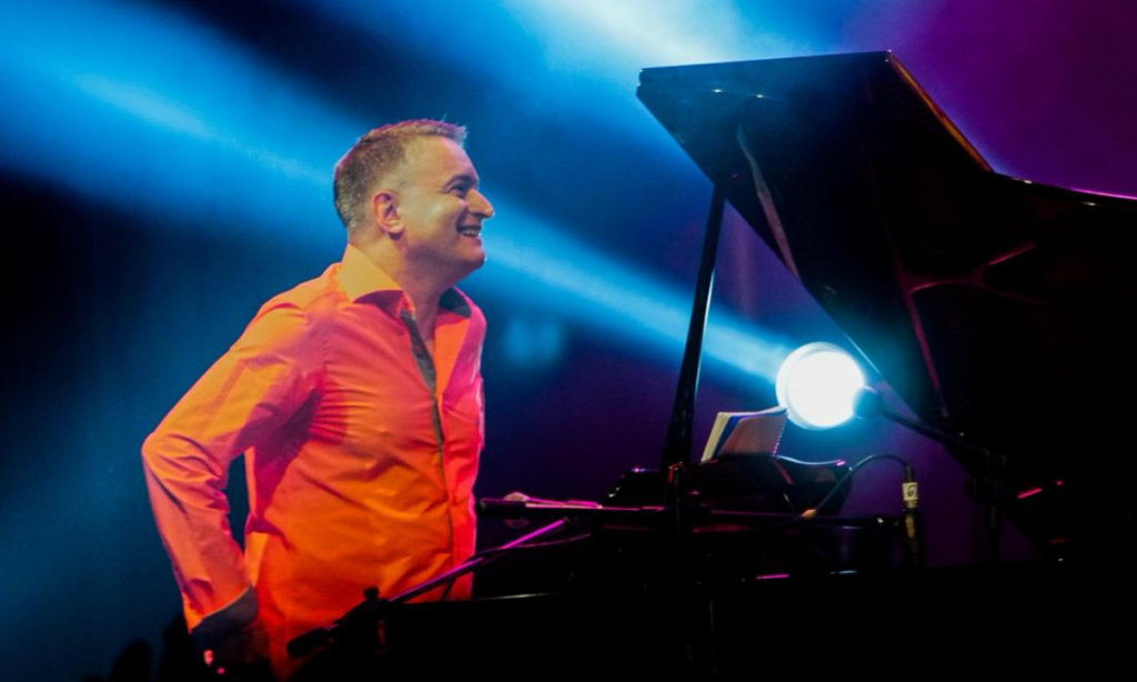 Marvio Ciribelli se apresenta em concerto beneficente em Niterói