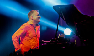 Marvio Ciribelli se apresenta em concerto beneficente em Niterói