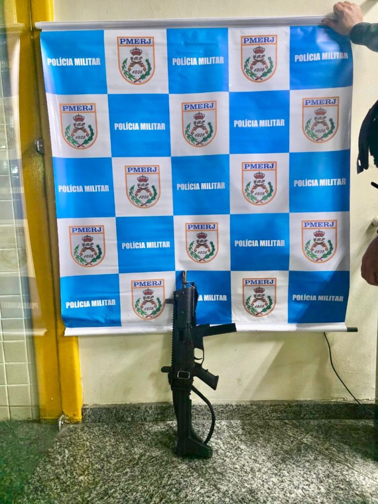 Ação da PM termina com arma apreendida na Zona Norte de Niterói 25 WhatsApp Image 2026 03 05 at 16.10.29 1