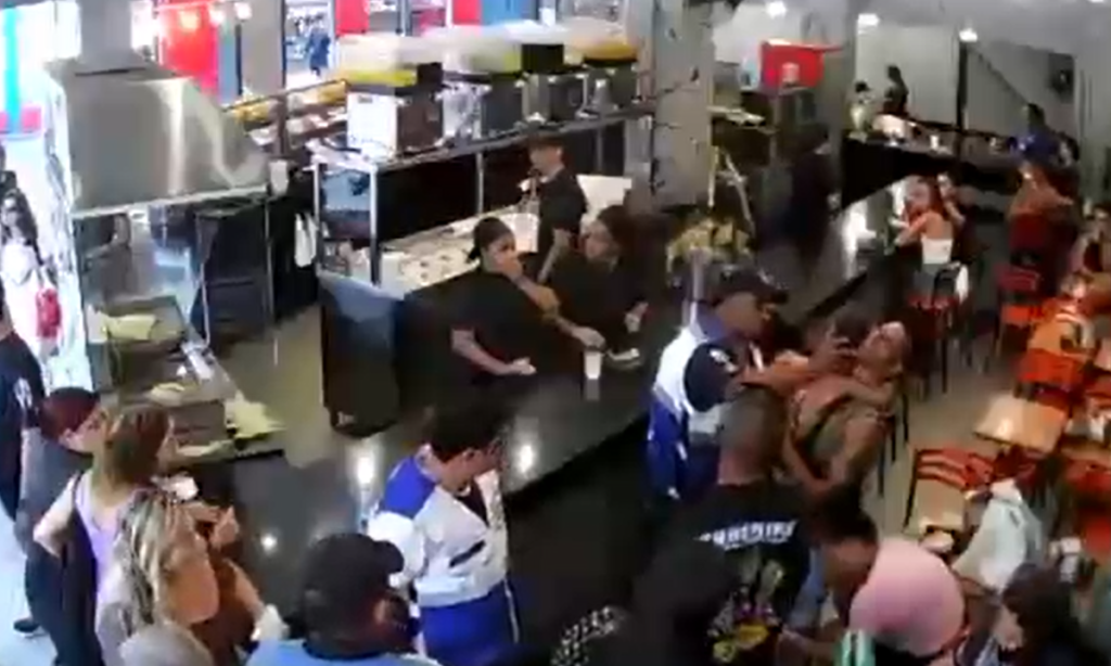 Criança engasga com gelo