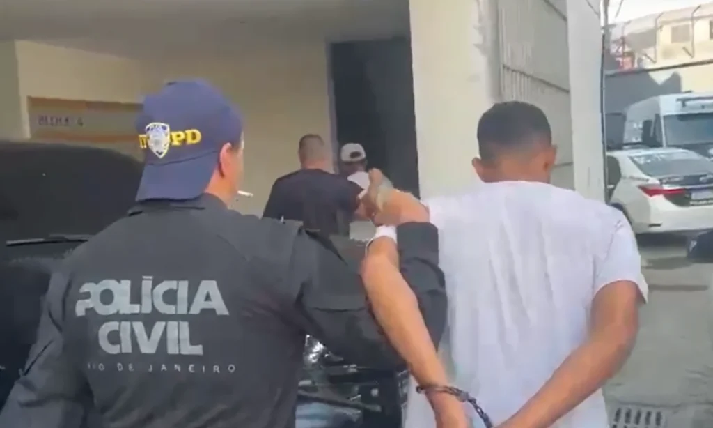 Dupla presa por tráfico de drogas em niterói