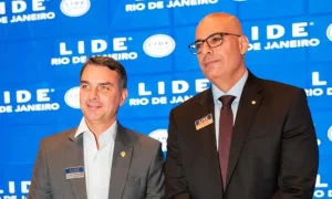 Senador Flávio Bolsonaro e o delegado Felipe Curi
