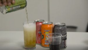 Crianças com alimentos ultraprocessados em comunidade urbana no Brasil