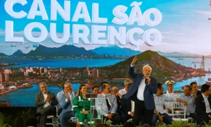 Lula discursa na Caravana Federativa