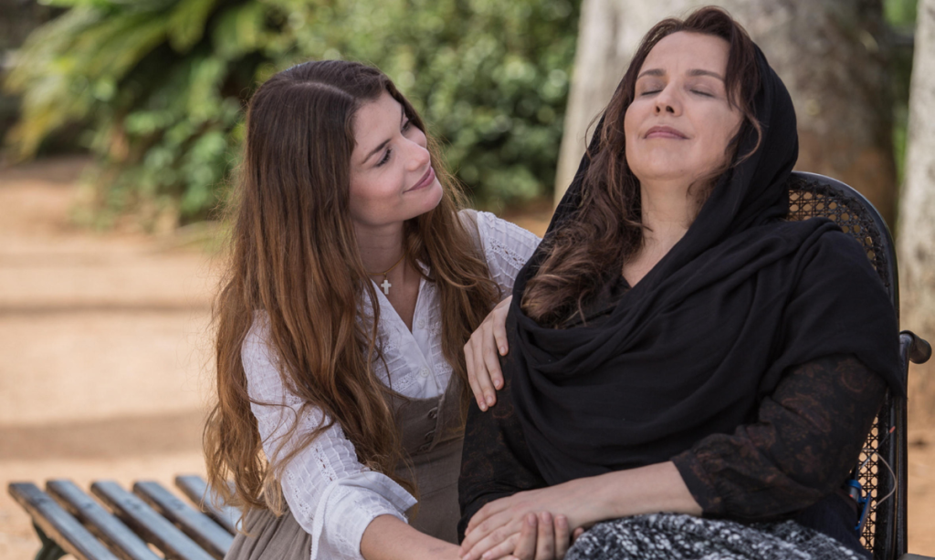 Elenco de ‘Além do Tempo’ comemora volta da novela à programação da TV Globo