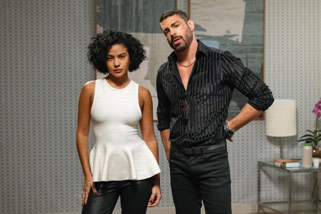 Bella Campos e Cauã Reymond em Vale Tudo.