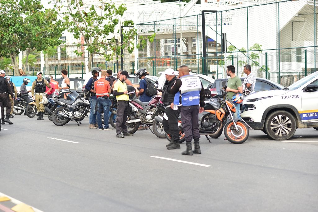 Fiscalização de motos barulhentas aumenta expressivamente em Niterói.