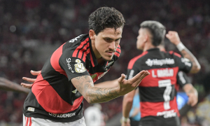 Flamengo vence o Vitória por 2 a 1, na Copa do Brasil