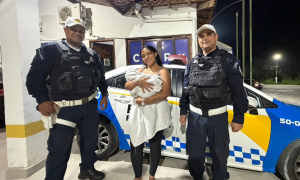 Polícia salva bebê de engasgo em Piraí