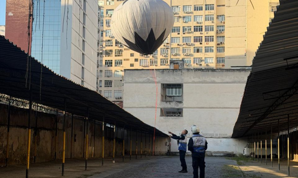 Segurança de Niterói intercepta balão ainda aceso