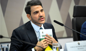 Jorge Messias consegue aprovação no CCJ do Senado