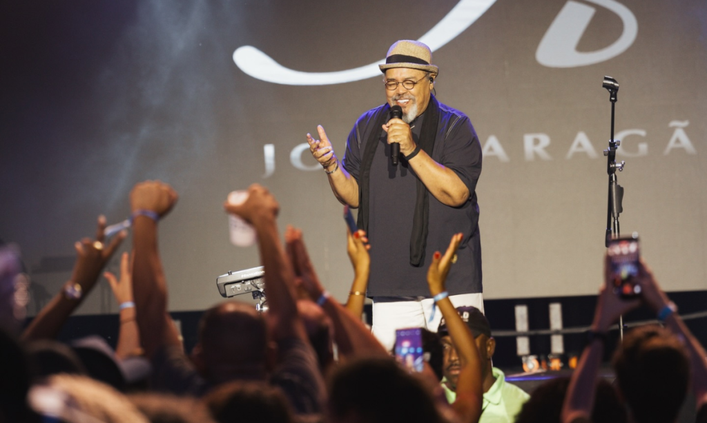 Show gratuito de Jorge Aragão agita Niterói no Dia do Trabalhador