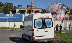 Balão cai dentro de emergência de Hospital em São Gonçalo