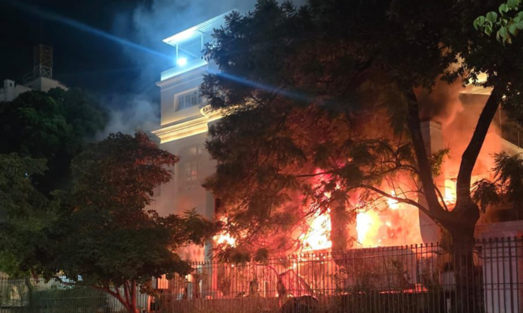 Incêndio atinge atinge Edifício Touring no Rio