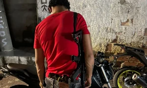cachinho da otto de costas