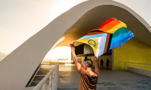 Niterói recebe evento LGBT no Caminho Niemeyer
