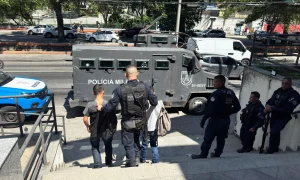 Operação da Polícia Militar no Fonseca, em Niterói