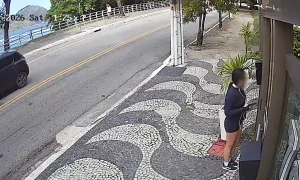flagrante de mulheres invasoras de condomínios em niterói
