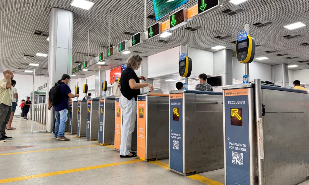 Feriadão: passageiros na estação das barcas
