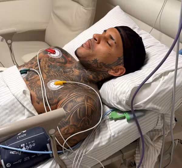 Cantor Anderson Neiff é baleado e passa por cirurgia em SP 25 Cantor Anderson Neiff passa por cirurgia de emergência em São Paulo, após ser baleado.