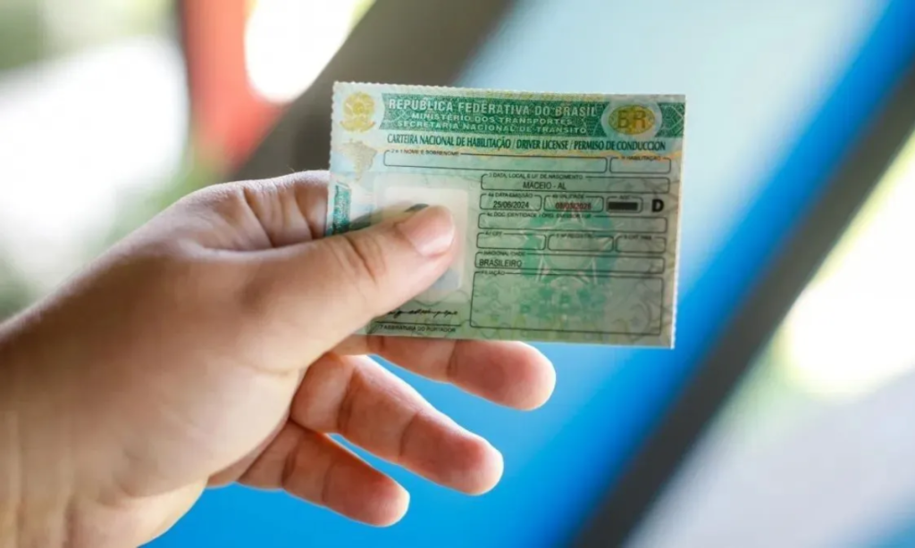 Motoristas sem pontos na carteira poderão renovar CNH sem custos