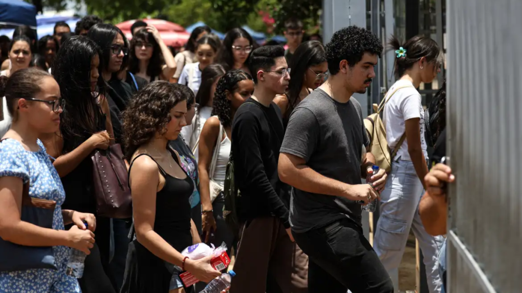 Alunos do 3º ano da rede pública serão inscritos automaticamente no Enem