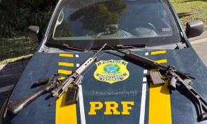 Motorista é preso pela PRF transportando dois fuzis na Região Serrana do Rio