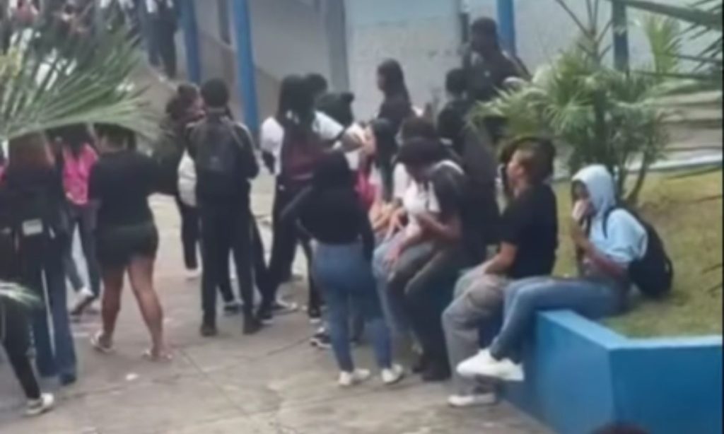 Alunos faltosos em escola de Niterói