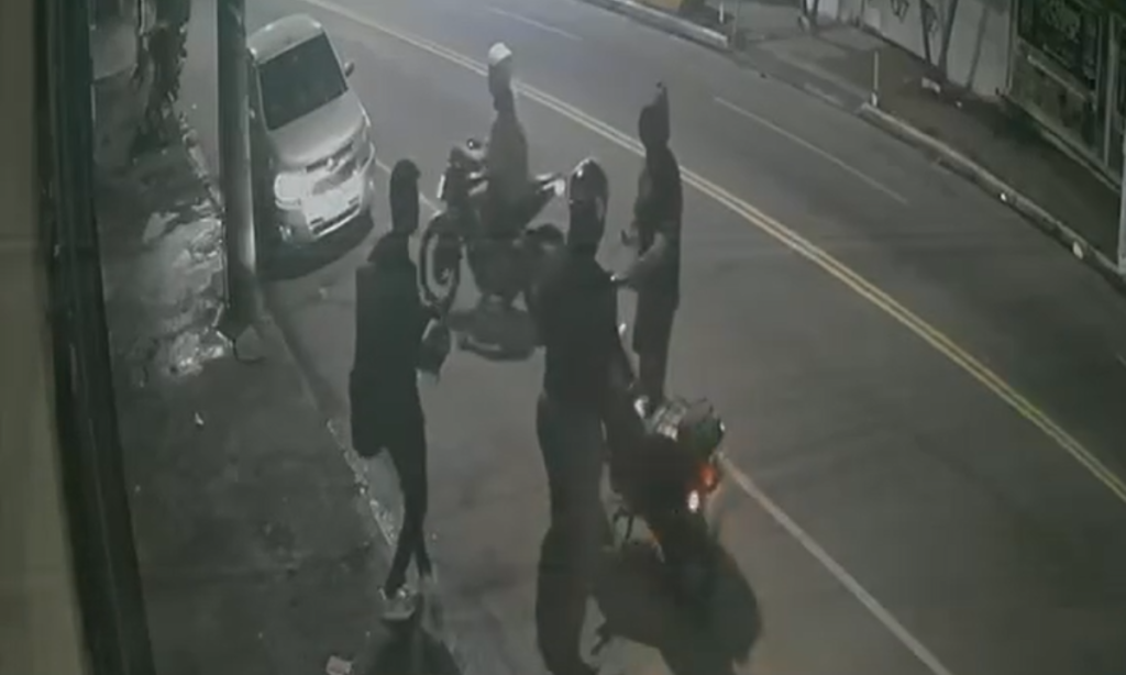 Criminosos roubam moto de trabalhador em São Gonçalo