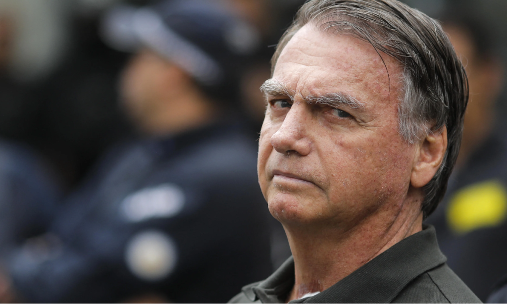 Kassio Nunes Marques dá 20 dias para PGR se manifestar sobre revisão de condenação de Bolsonaro