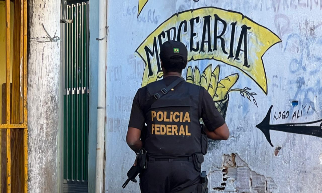 PF faz operação contra suspeitos de roubo de cargas dos Correios em Rocha Miranda