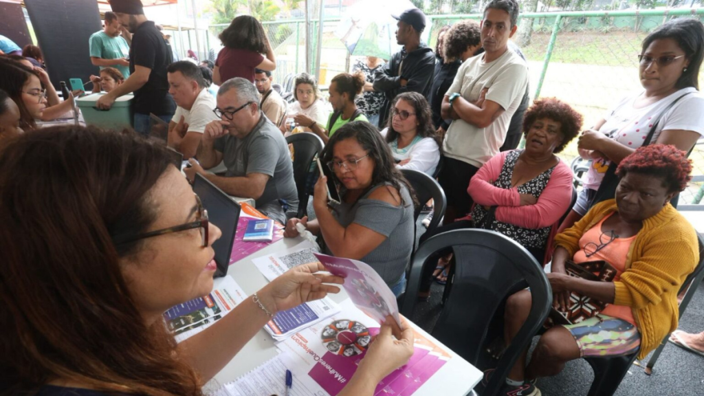 Prefeitura leva serviços gratuitos ao Fonseca para atender moradores de Niterói