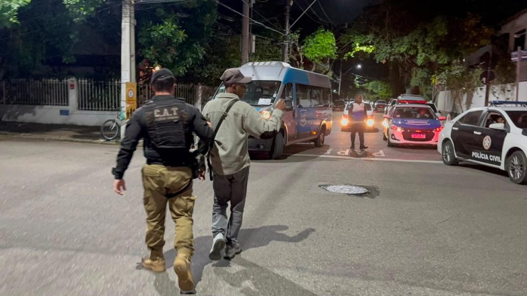 Polícia prende flanelinhas ilegais em bairro de Niterói 26 WhatsApp Image 2026 05 30 at 11.57.20