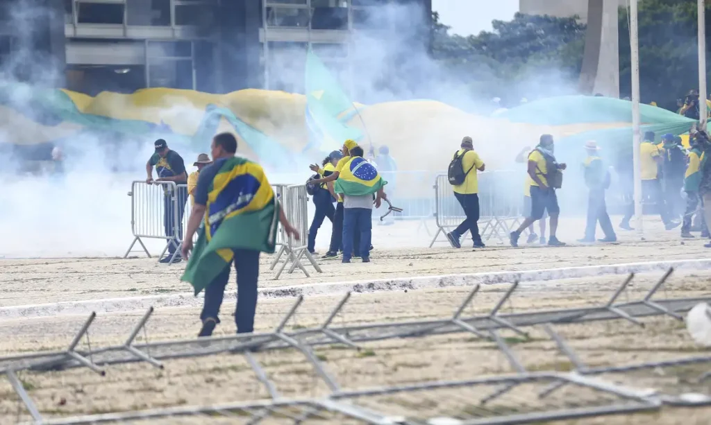 Débora do Batom fez parte dos atos golpistas de 8 de janeiro de 2023.