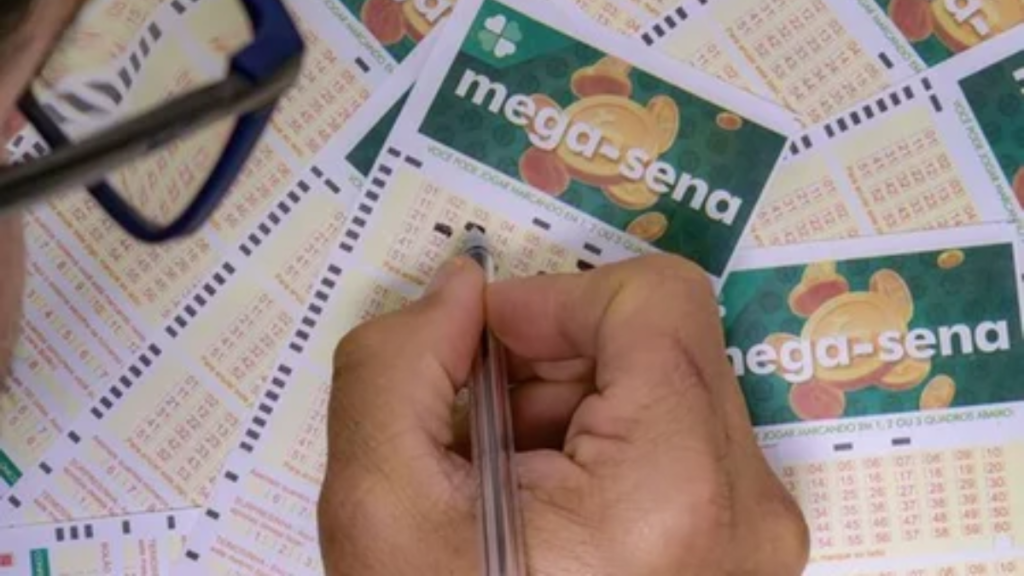 Nenhuma aposta acertou as seis dezenas do concurso 3.039. Prêmio principal aumenta para R$ 100 milhões e apostas seguem abertas até as 19h de sábado.