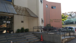 Padrasto é preso após denúncia de escola sobre agressões contra menino de 4 anos no Rio